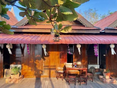 Ruenton Resort เรือนต้น รีสอร์ท