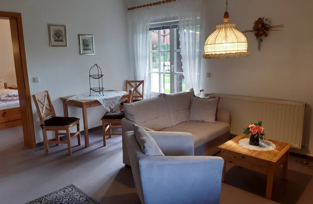 Ruhige Ferienwohnung mit Kleiner Gartenterrasse
