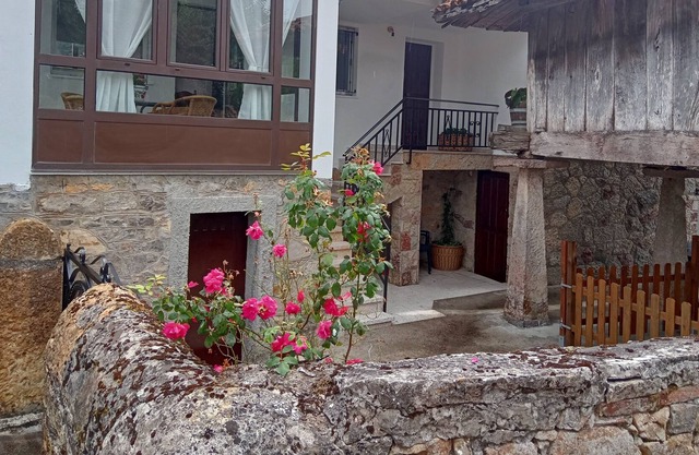 Rural house La Cruz de Favila, near Cangas de Onís