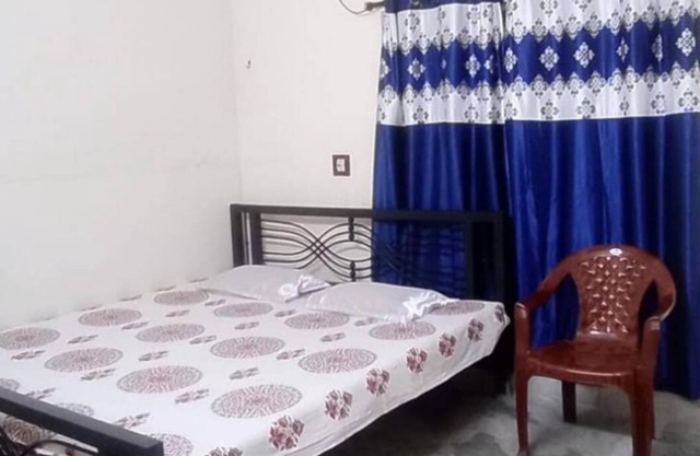 Rustic 2BHK Flat in Dum Dum Kolkata with AC