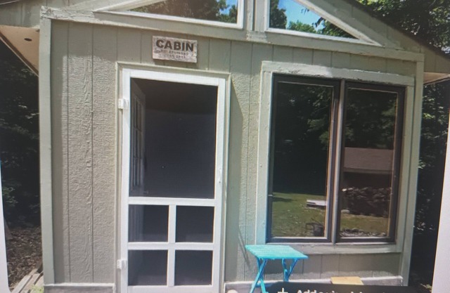 Rustic Cabin on ten secluded acres