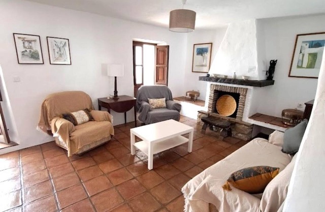 Rustic house in Gaucín with panoramic terraces and 3 bedrooms