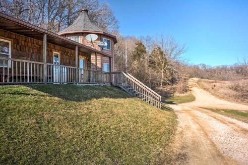 Rustic Iowa Cabin 10 Mi to Maquoketa Caves