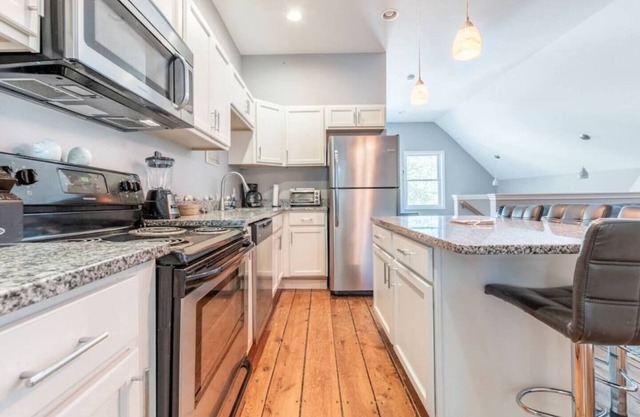 Rustic-Modern Barn Retreat Near OOB Beach & Pier