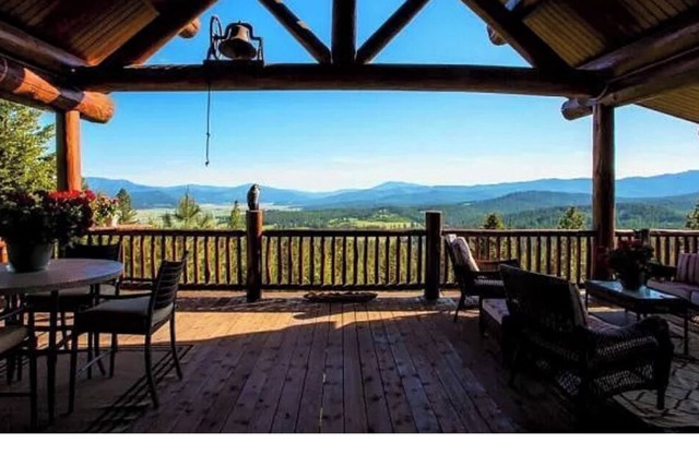 Rustic Mountain Retreat on a Peak