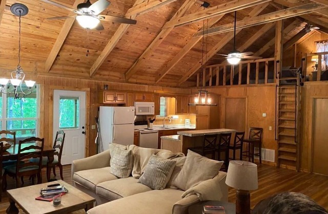 Rustic Retreat at Enid Lake