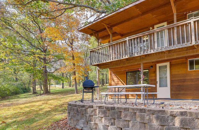 Rustic Studio w/ Patio on Table Rock Lake!