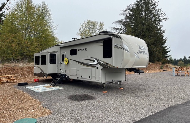 RV@Olympic RV 40 ft Jayco Eagle