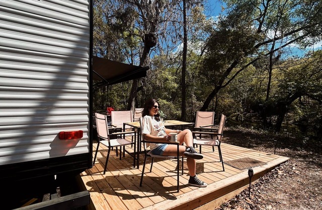 RV on Santa Fe River Close to Ginnie Springs!n