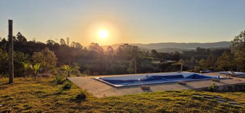 Sítio Âmbar - Piscina, Wi-fi e lago de pesca !