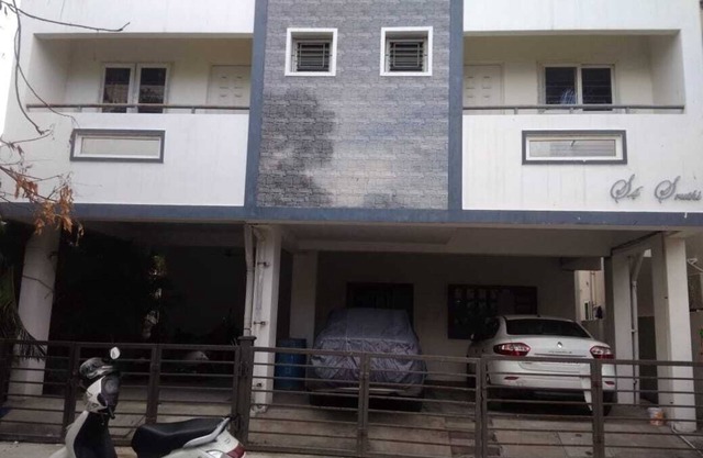 S4 SRUTHI SERVICE APARTMENT