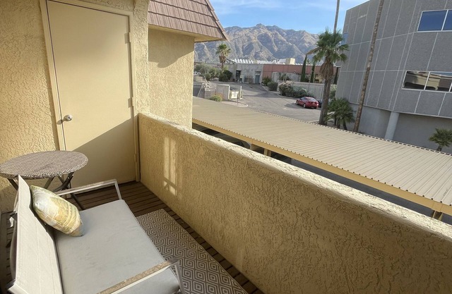 Safe and Quiet Pet-Friendly Condo in the Beautiful Sonoran Desert