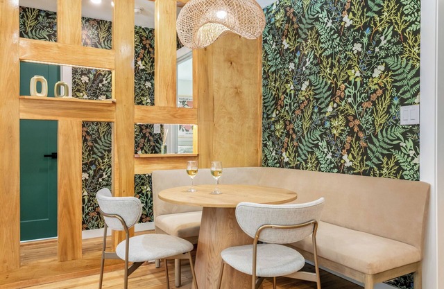 Sage's Nest | 2/1, Hot Tub, Gas Firepit, Full Kitchen, Yard Games + Game Room