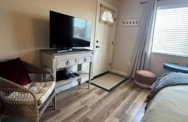 Sagewood Hideaway- close to town