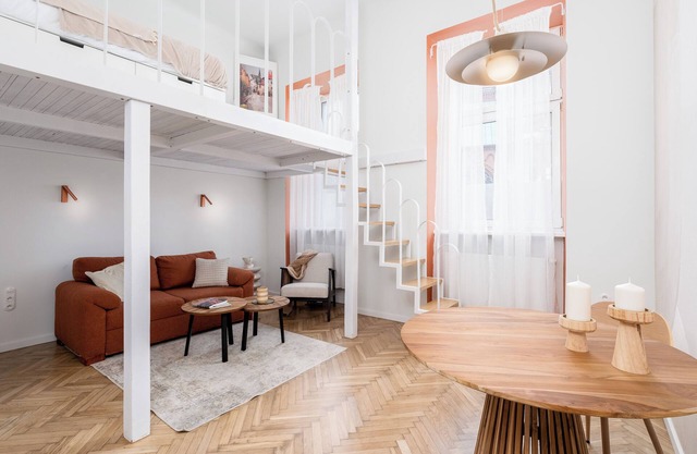 Saint Joseph View Studio with Mezzanine