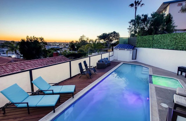 San Diego Villa heated pool, jacuzzi and sunset-views