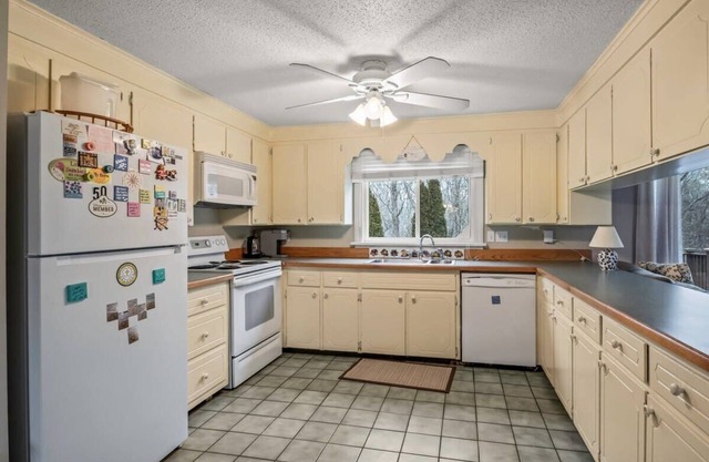 Sanctuary With Pool, Your Ideal Getaway