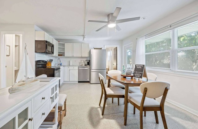 Sandpiper 𓇼 1BR/1BA Across From Beach!