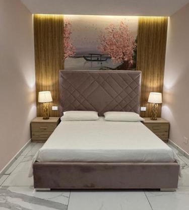 Sanità Naples Central Grand Apartment for 10 Guest