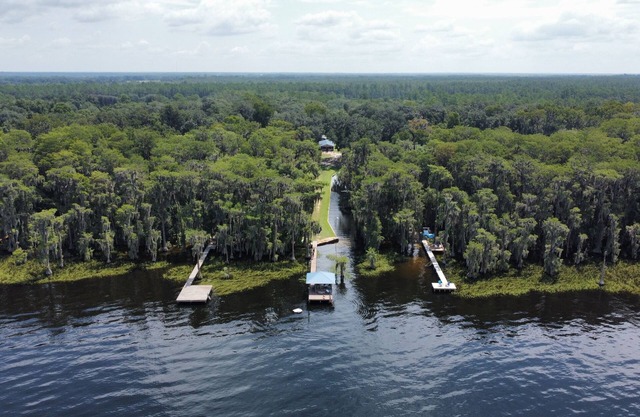 Santa Fe Lake Front with Canal for your Boat