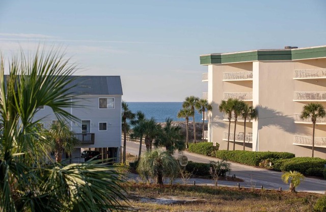 Santa Rosa Beach Condo with Balcony-Walk to Gulf
