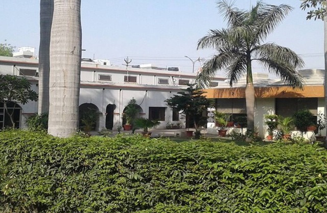 Saras Tourist Resort