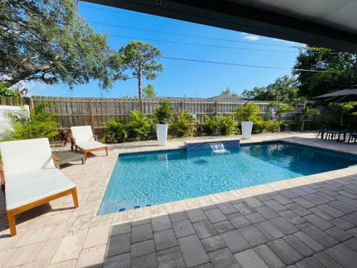 Sarasota Paradise home near Siesta Key Beach