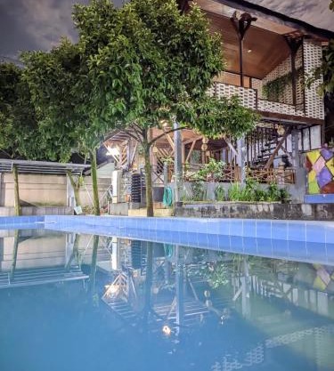 Sarasutha hotel and pool