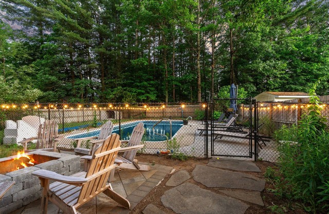 Saratoga adjacent, pool & games