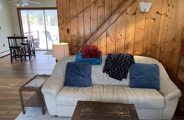 Saratoga Living- Country Style 1-2 Bedroom short or long stay executive/business