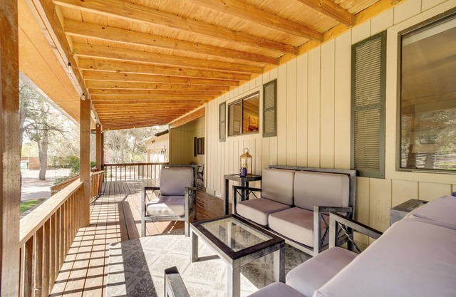 Sauna, Deck & Fire Pit: 'rocking Horse Ranch'