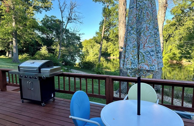 Scenic Escape: River Paradise