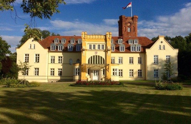 Schloss Lelkendorf - Fewo Parkblick