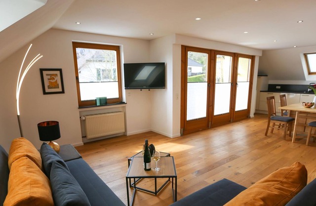 Schlossberg - Moselblick am Waldrand