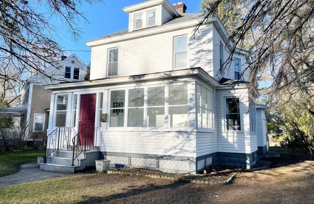 Scotia Getaway: Spacious 3bed 2bath | K & Q Beds
