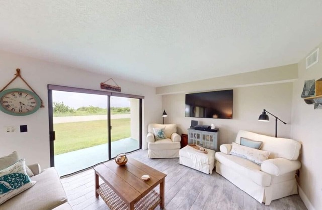 Sea Oats 2BR-Direct Beach Access with Pool