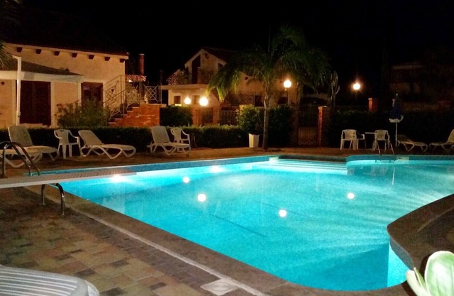 Sea side apartment with POOL, Terrace with SEA VIEW, WiFi, near Cefalu Palermo