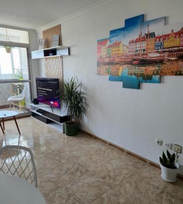 Sea View Apartment - 5 Min Walk to Gibraltar