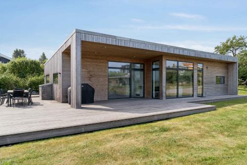 Sea View And Comfort In Architect-Designed Home