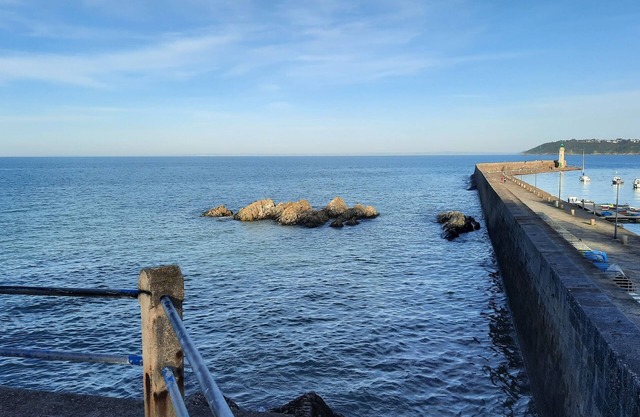 Sea view apartment at the foot of the port and beaches