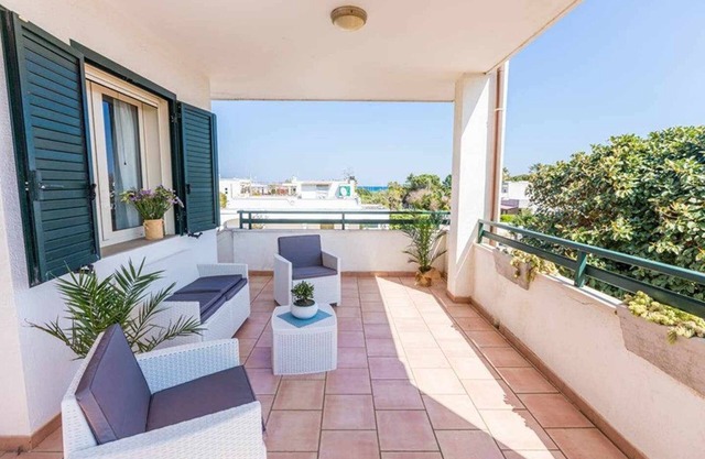 Sea view from terrace, sandy beaches 150 m,Torre Guaceto Reserve 3 km,parking