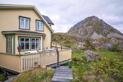 Sea-view house in Sund