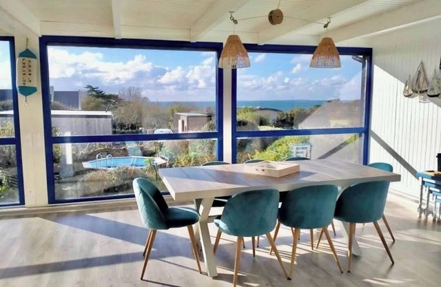 Sea view house with pool and games room