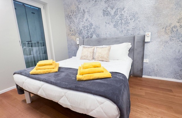 Seafront Modern Venice Suite by Ca-Sa Check