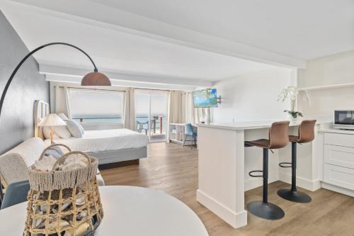 Seagull Beachfront Inn