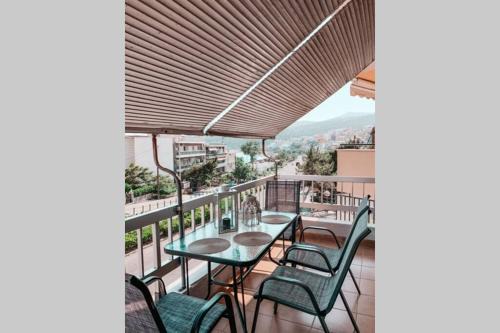 Seaside Apartment in Kalamitsa Area