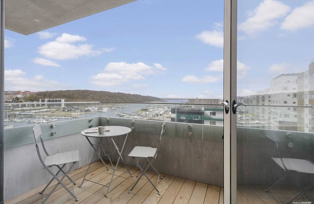 Seaside apartment with magical balcony views