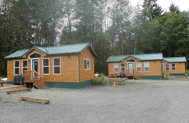 Seaside Camping Resort Cottage 9