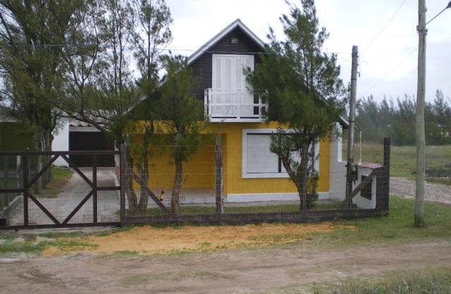 SEASIDE CHALET IN CAPÃO DA CANOA RS SEASONAL RENTAL, verb
