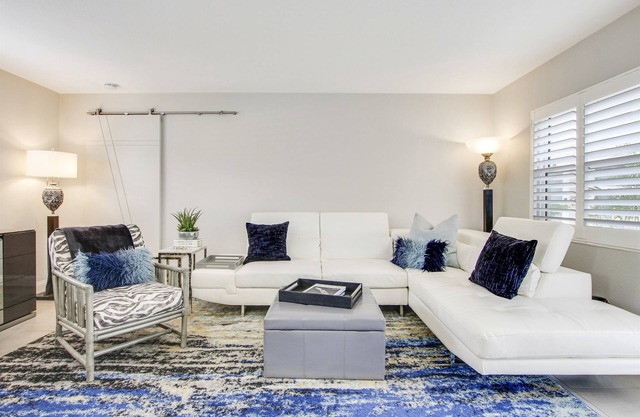 Seaside Escape/Luxury Unit/Walk to Beach